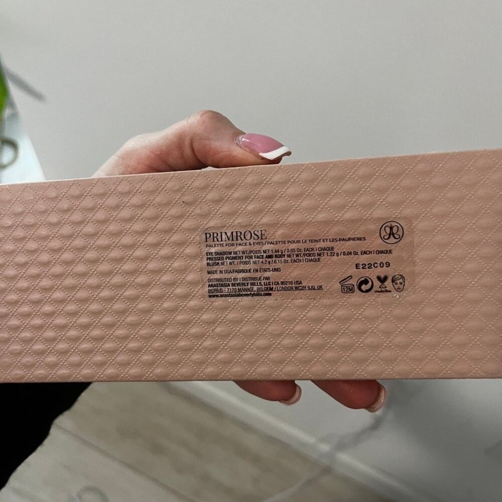 NEW Anastasia Beverly Hills Primrose Face & Eyeshadow Palette - Picture 4 of 4